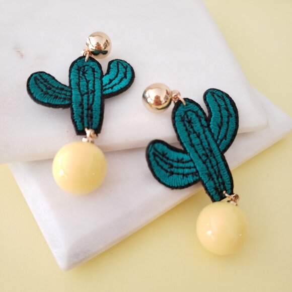 Cactus Green Dangle Earrings Womens Fashion Gold Yellow Pearl Jewelry - Picture 3 of 4